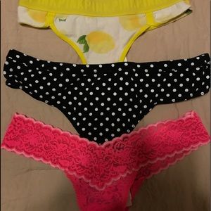VS PINK thong bundle   Size Small